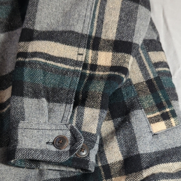 Fat Face Lightweight Gray and Green Shirt Jacket - Picture 5 of 16